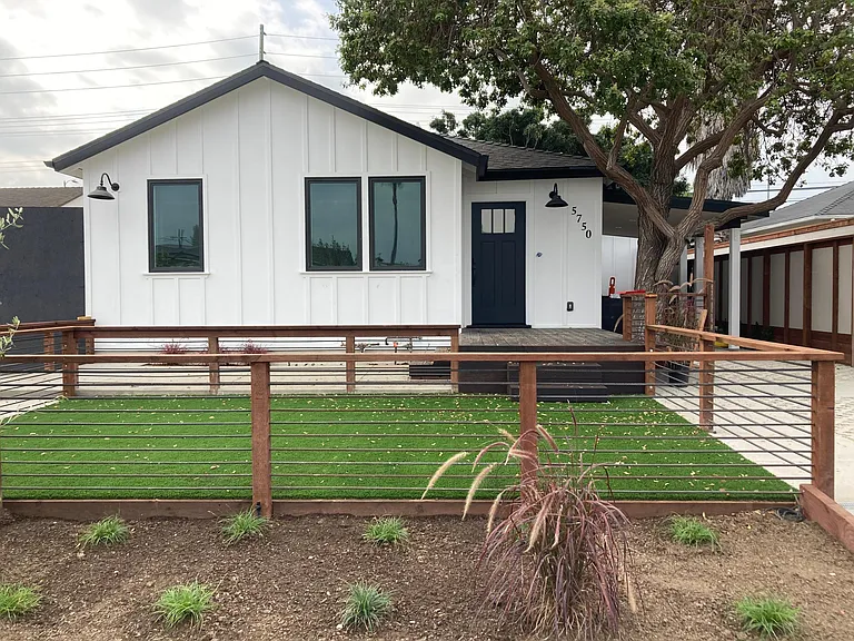 5752 W 85th Pl — Photo 3
