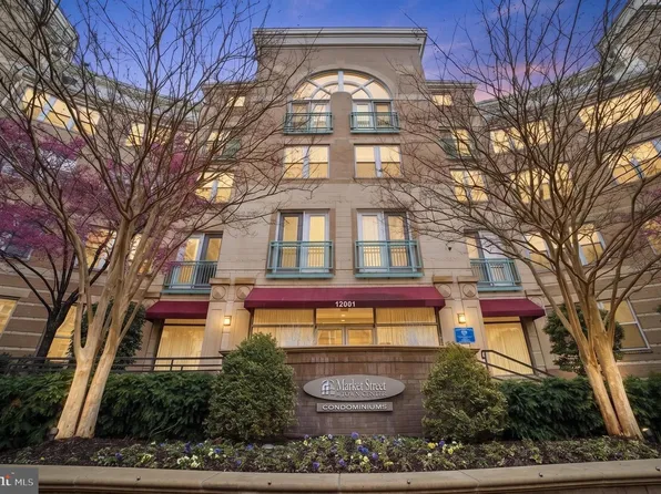 12001 Market St APT 443, Reston, VA 20190