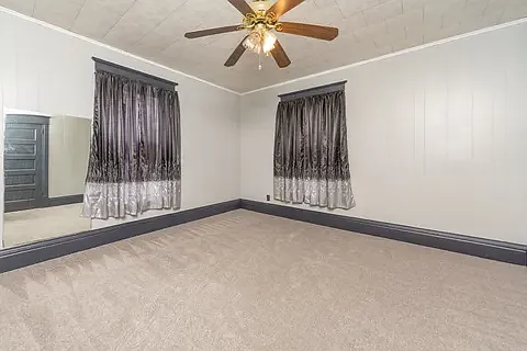601 S Willow St — Photo 15