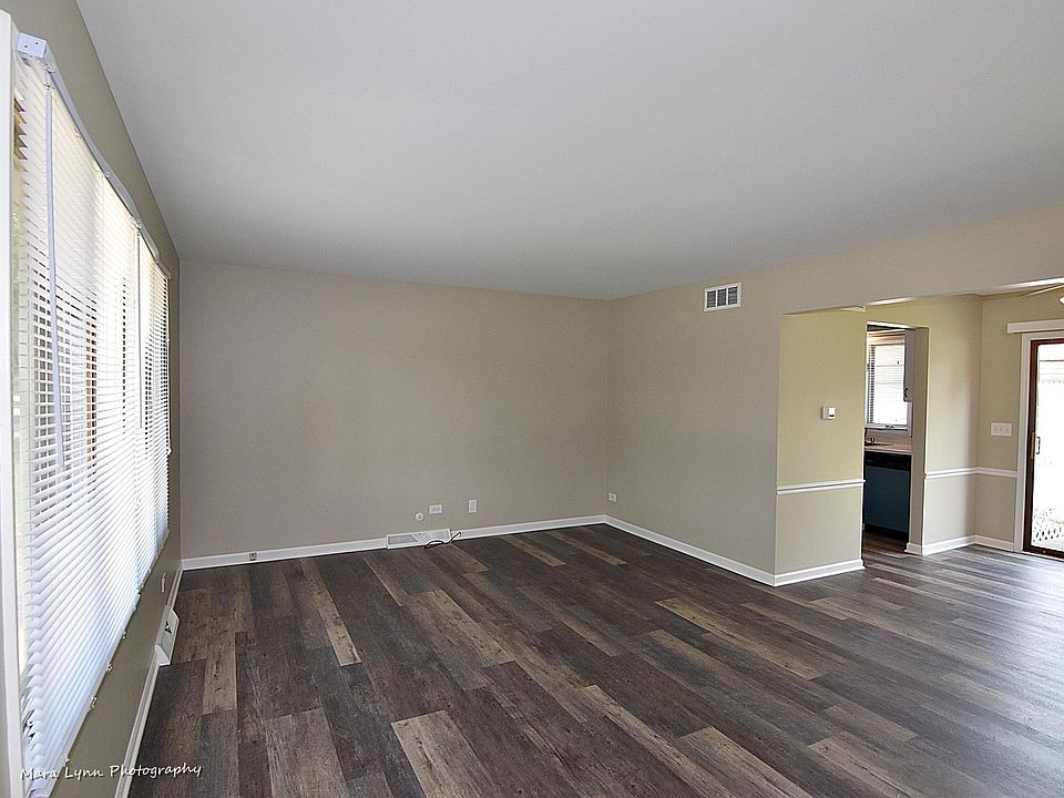 892 Village Quarter Rd, West Dundee, IL 60118 Zillow