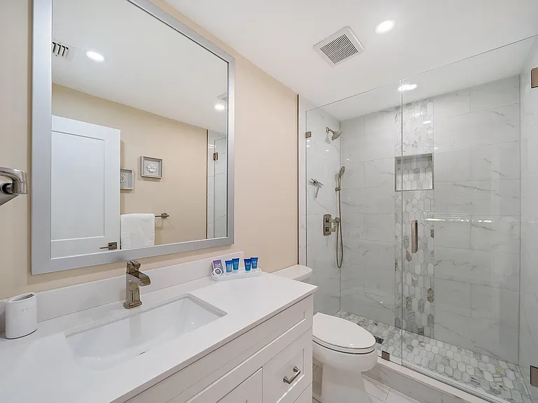 821 Club Dr — Photo 13