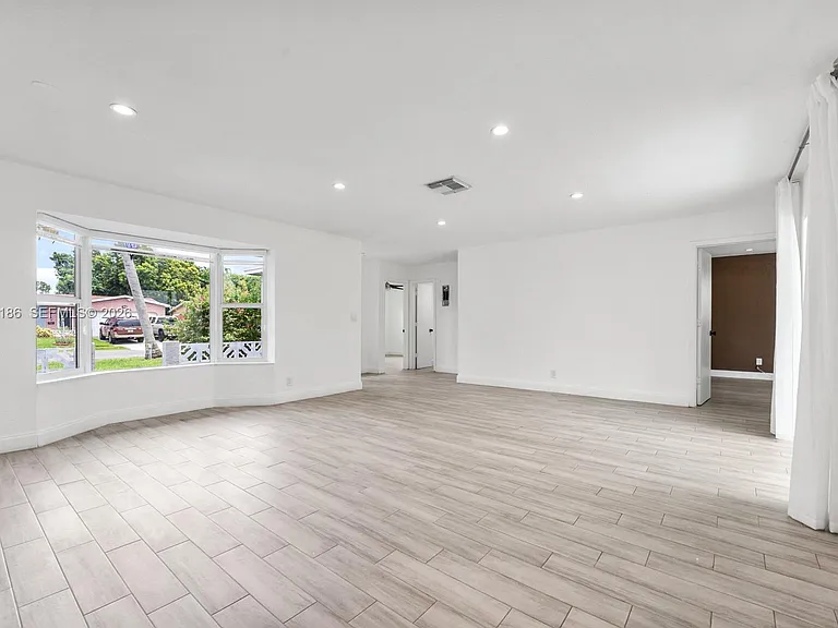 3192 NW 40th Ct — Photo 15