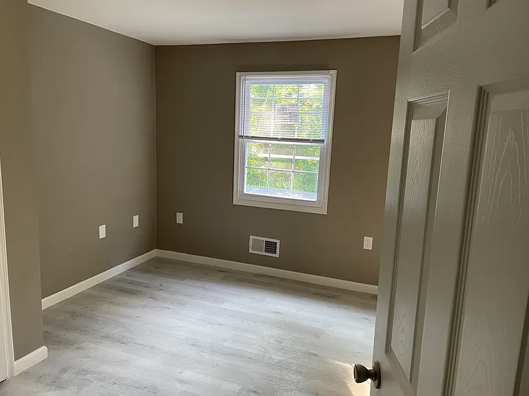 10134 Guilford Rd — Photo 7
