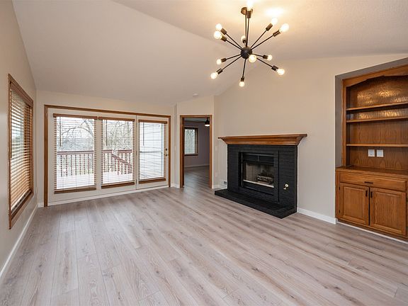4th image of 8142 Dellwood Dr