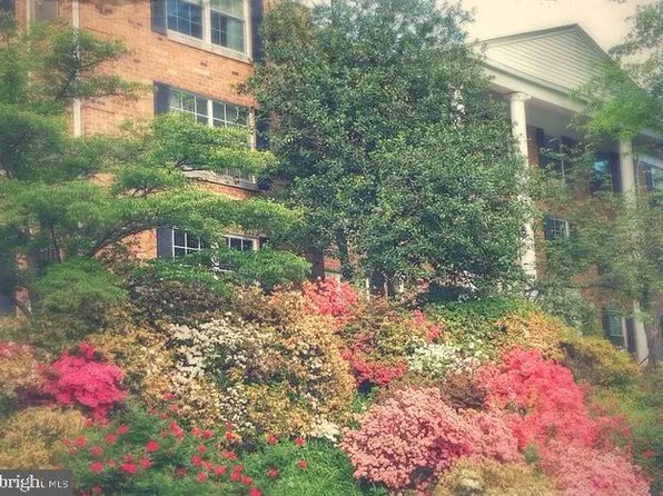 7621 Provincial Dr APT 211, Mc Lean, VA 22102