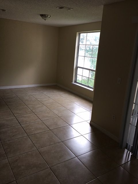 2nd image of 4194 Versailles Dr