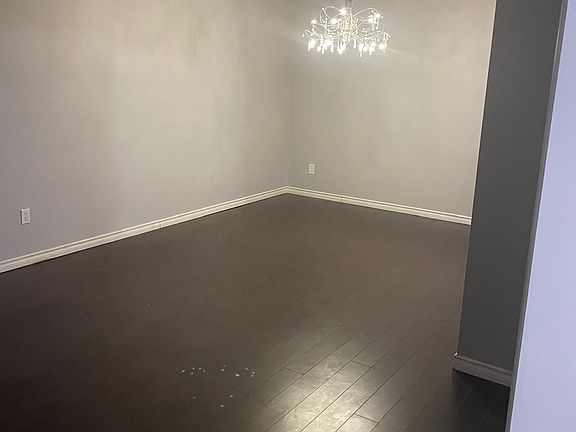 3rd image of 28 Royal Salisbury Way