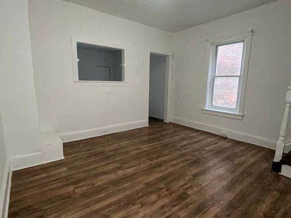 77 Race St