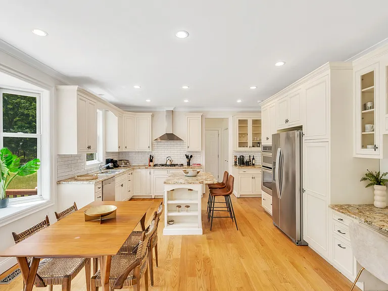 8 Wildflower Ln — Photo 9
