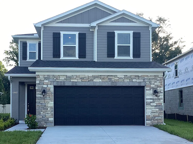 1103 Walden Pond Dr — Photo 1