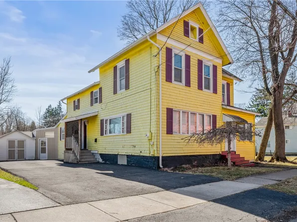 12 Logan St, Auburn, NY 13021