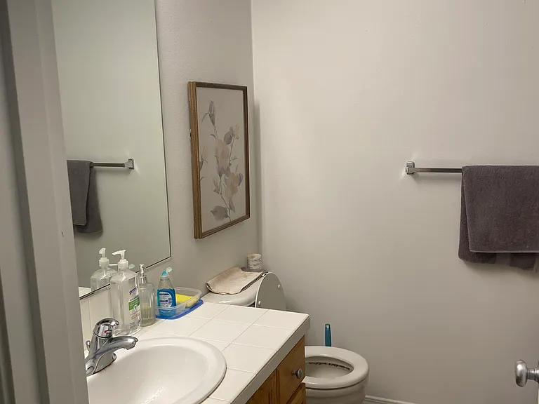 851 NE Caden Ave — Photo 20