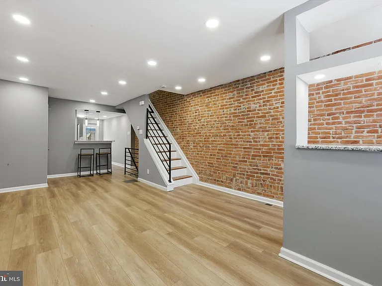2625 Manton St — Photo 3