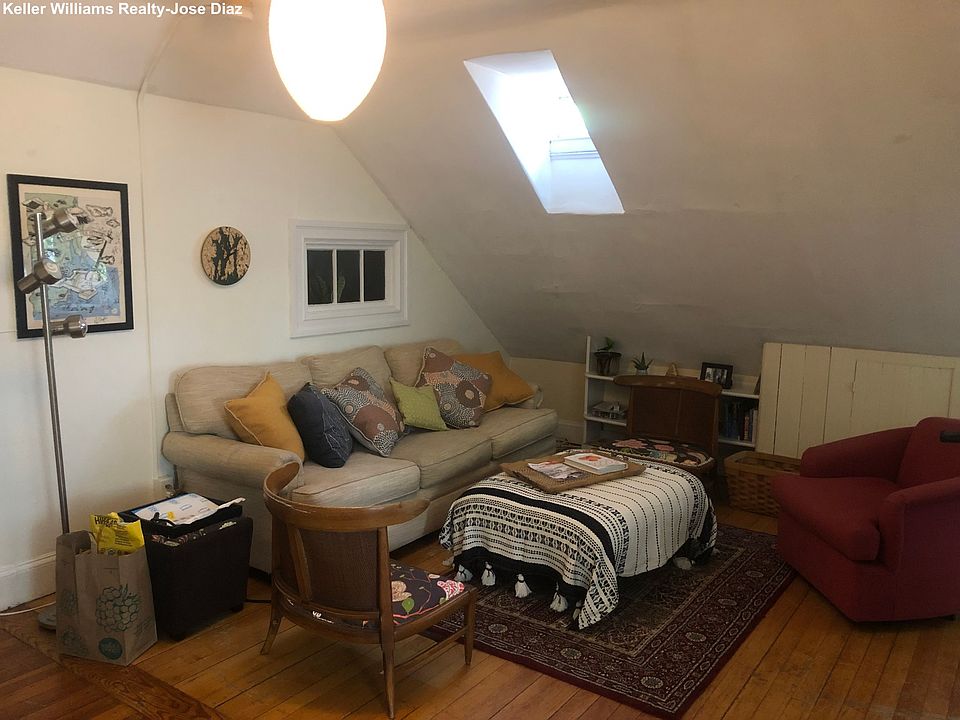 2nd image of 28 Pitman St #3
