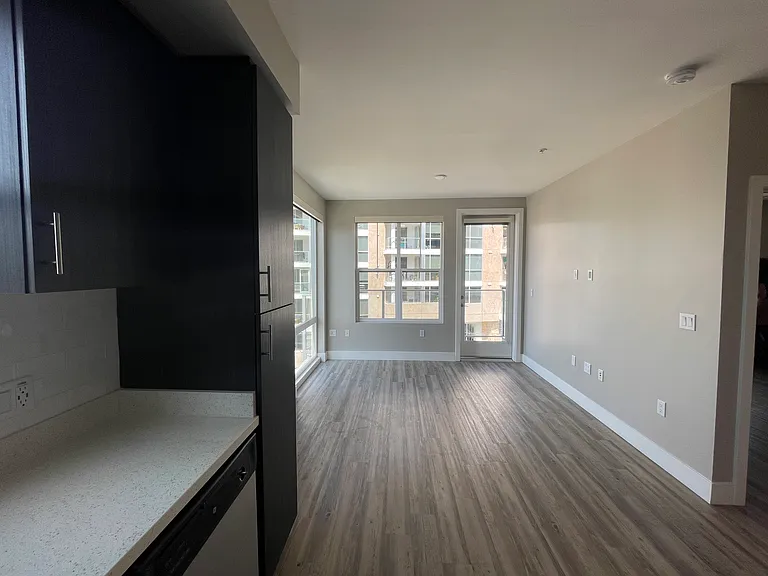 569 W Date St #502 — Photo 25
