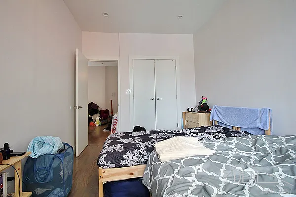 Rented by Ideal Properties Group | media 4