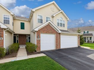 7414 Grandview Ct, Carpentersville, IL 60110