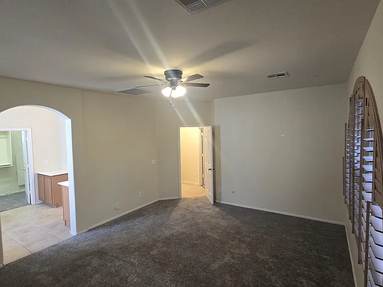 4039 N Park St — Photo 10