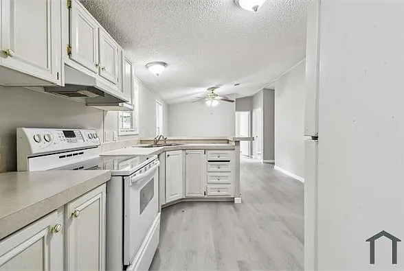 5 bed, 1196 sqft, $2,600 — Photo 2