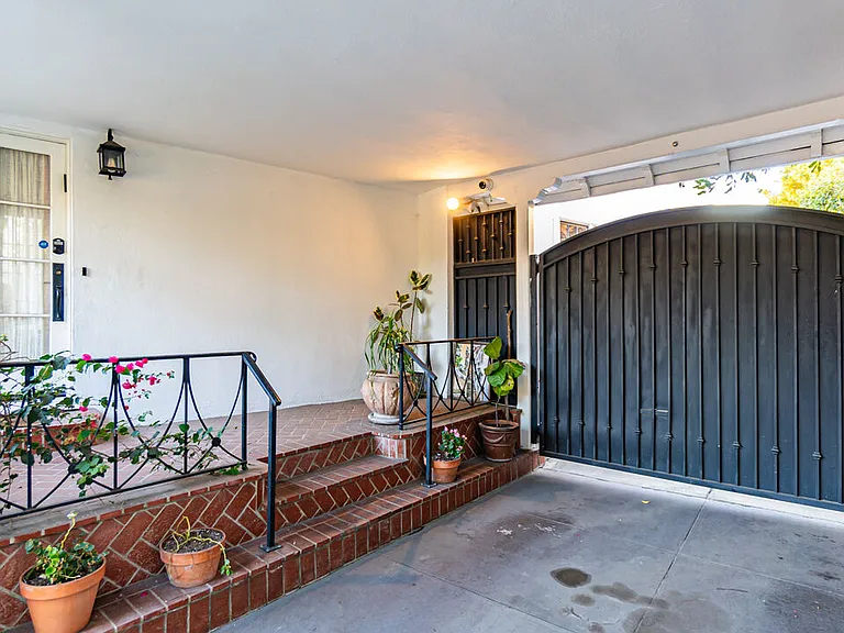 863 Manning Ave — Photo 40
