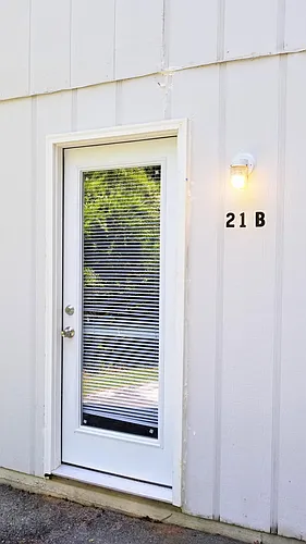 468 Center Rd SE #21-B Photo 1
