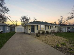 405 Wilshire Dr, Washington, IL