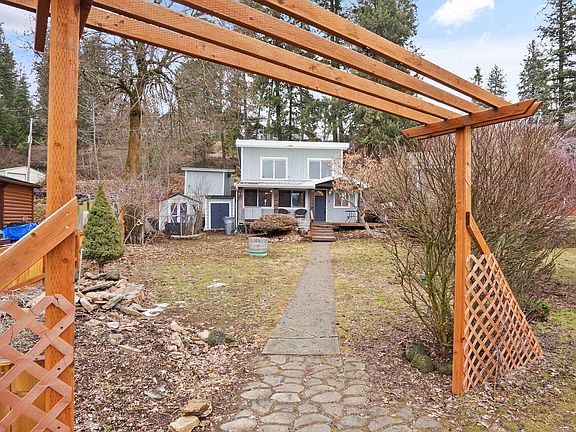 3rd image of 12518 N East Newman Lake Dr