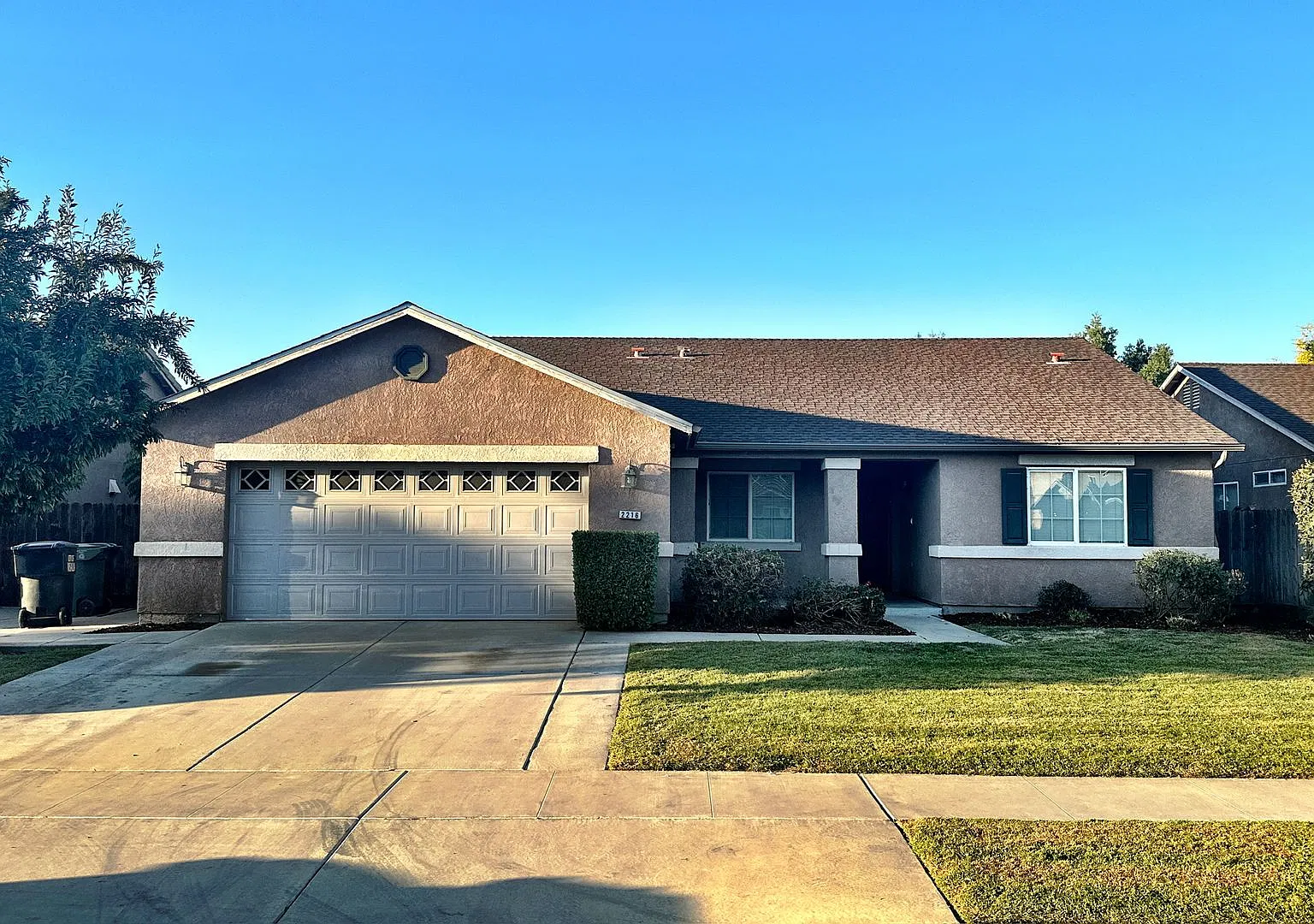 2216 E Arlen Ave - 3 Bedroom 2 Bath - Office Nook - Visalia — Photo 2