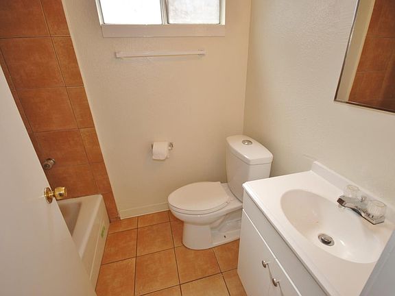 5th image of 2582 Fordham St