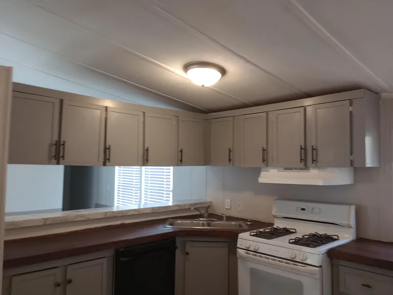 88 Oakview Dr — Photo 5