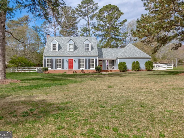 207 Woodfield Cir, Lagrange, GA 30240