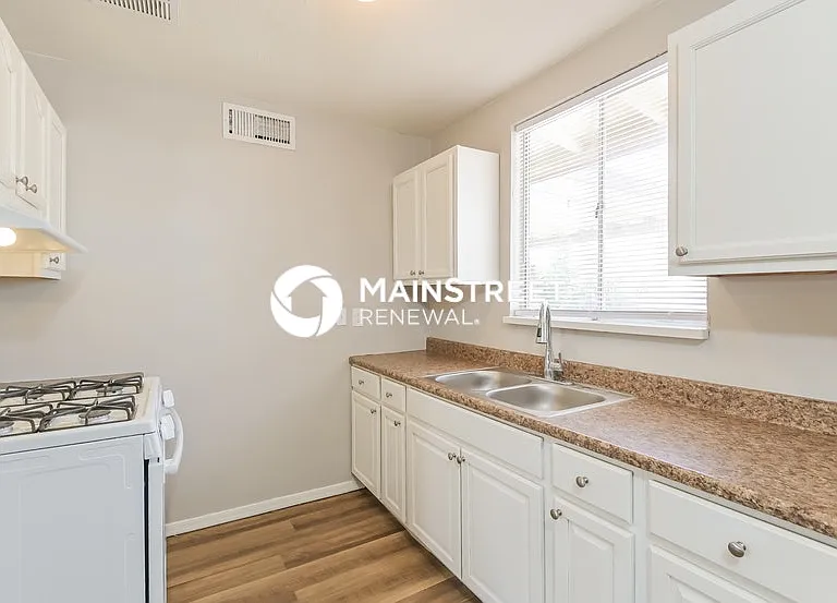3764 E 27th Pl — Photo 6