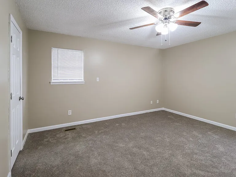 2613 Laburnum Dr — Photo 7