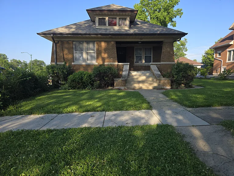 722 Nicholson St — Photo 2