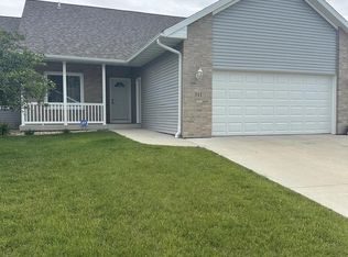 311 Pebble Brook Ln, Lodi, WI 53555