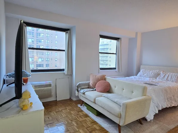 401 2nd Avenue image 1 of 8