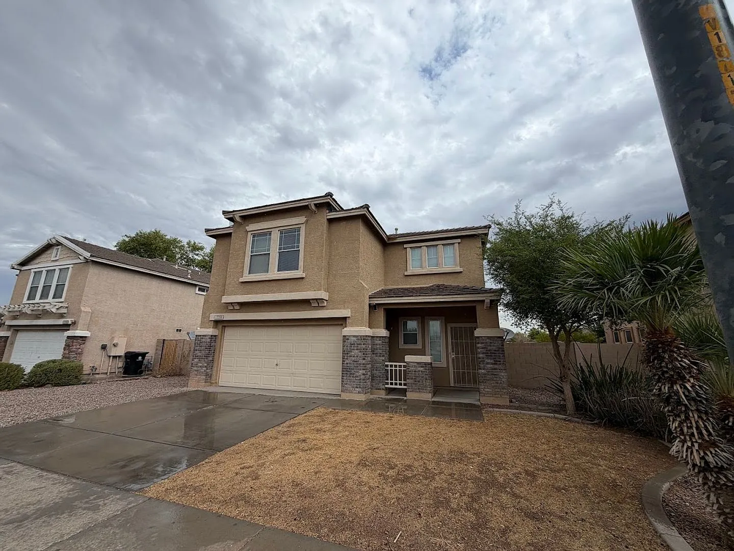 Beautiful Home For Rent In Avondale! **New Carpet** — Photo 2