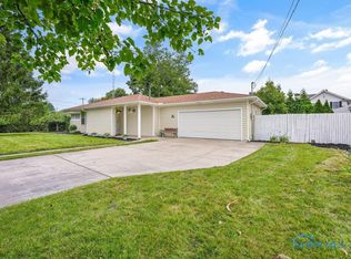316 Eagle Point Rd, Rossford, OH