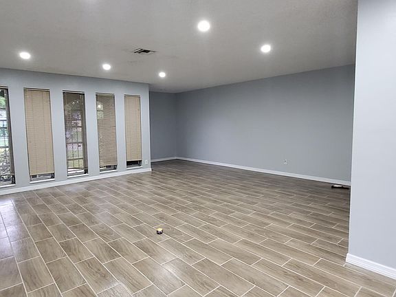 Massive living room Plenty of space for sofa and TV