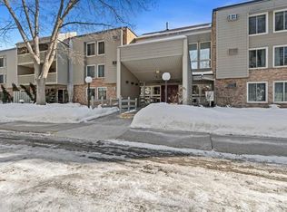 4045 Hodgson Rd APT 318, Shoreview, MN 55126