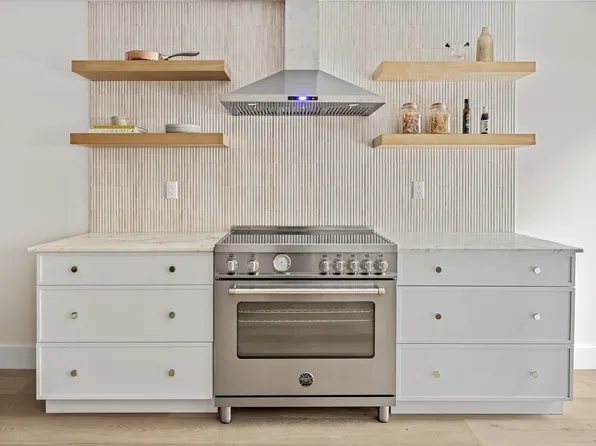 355 Monroe Street image 5 of 18