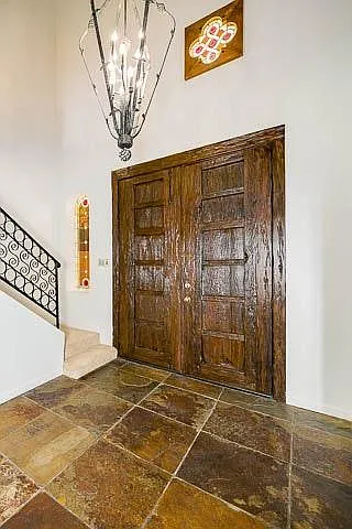 5 bed, 4276 sqft, $13,000 — Photo 3
