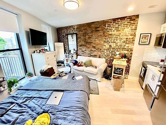 4th image of 1061 Fulton St #4D