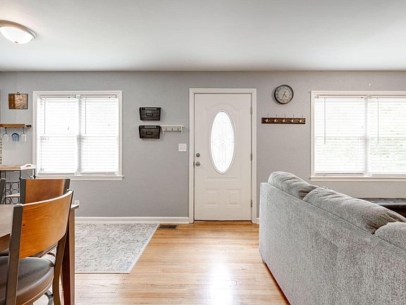 5th image of 3857 Fairfax Dr