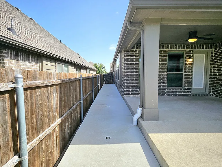 2101A Timineri Dr — Photo 33