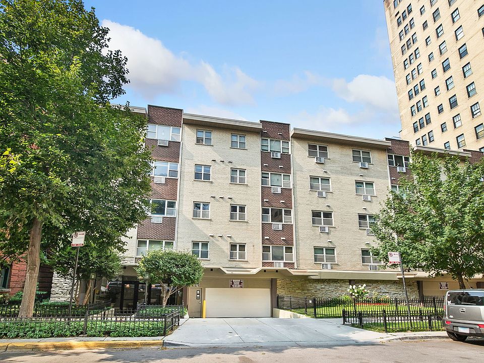 1st image of 420 W Aldine Ave APT 426