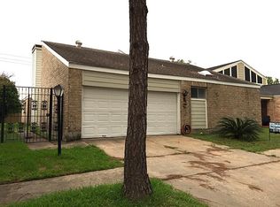 11818 Zarroll Dr, Houston, TX 77099