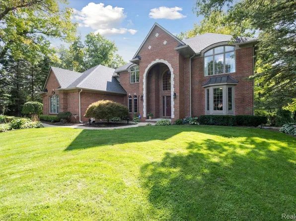 4278 Dominion Blvd, Brighton, MI 48114