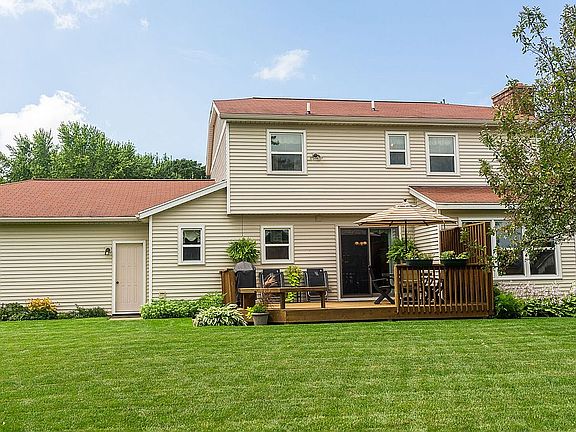 3rd image of 1014 Swather Dr SE