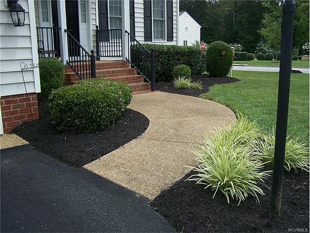 2nd image of 8601 Danwood Manor Ct